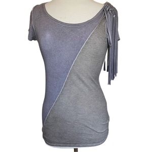 T party tee with one shoulder fringe